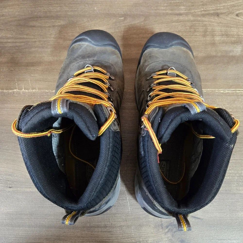 Keen Revel III Waterproof Hiking Boots Mens 10 Leather Thermal Boots